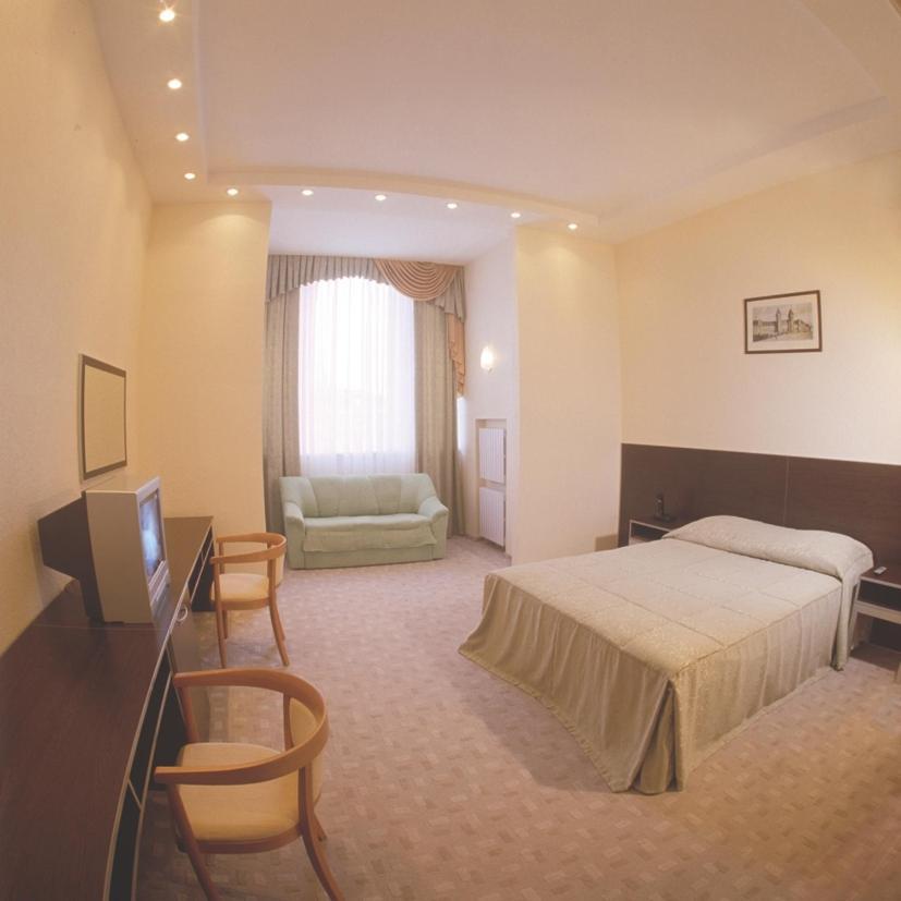 Astoria Hotel Dnipro Bilik gambar